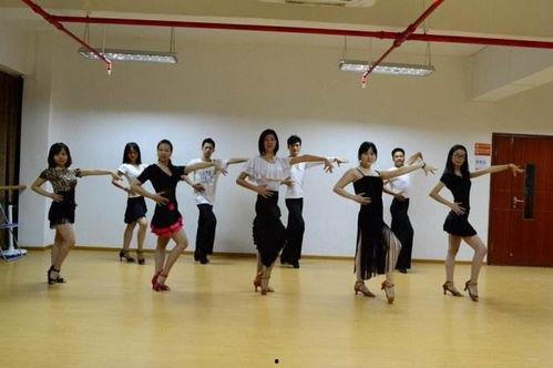 深圳舞蹈学校吃瓜,吃瓜群众眼中的校园风云