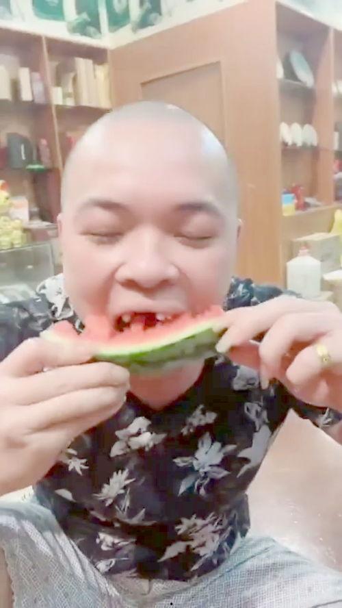 艺术生集训吃瓜