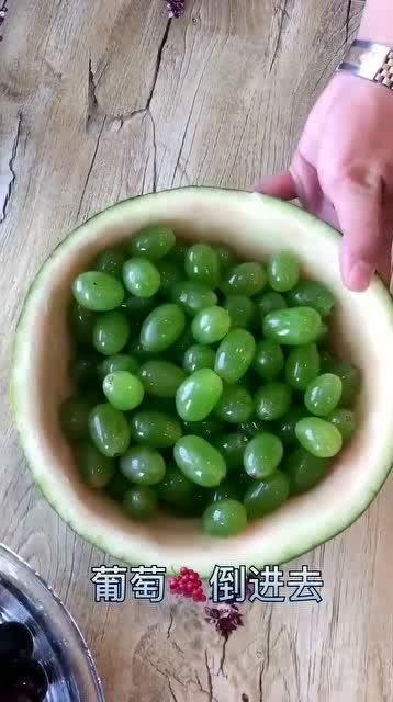 冰葡萄吃瓜记,冰葡萄的夏日瓜果盛宴之旅